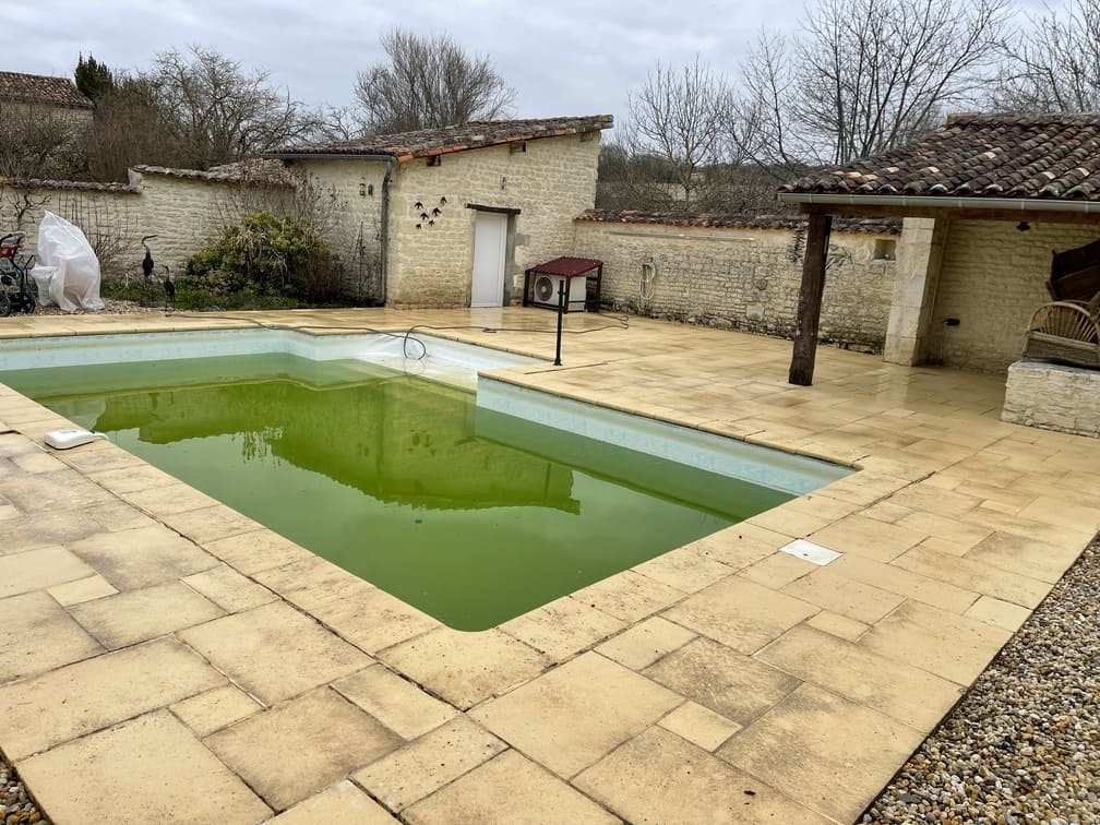 Après nettoyage de terrasse en pierre en Nouvelle-Aquitaine - Sam'il Nettoie